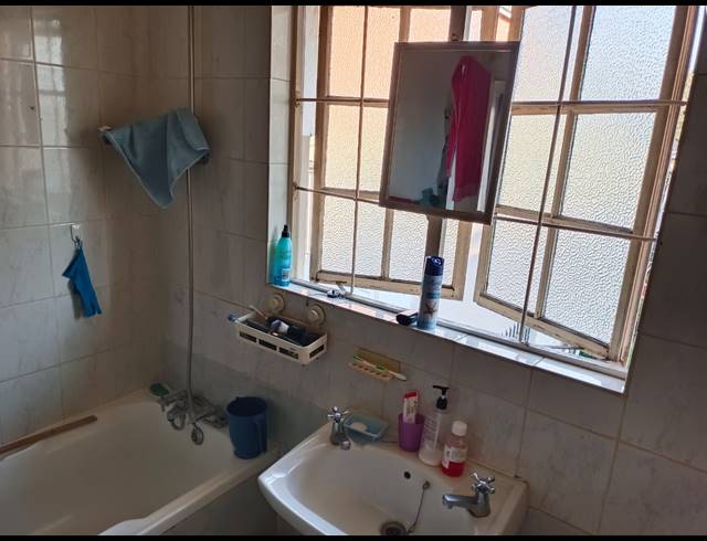 2 BEDROOM APARTMENT FOR SALE IN SCOTTSVILLE